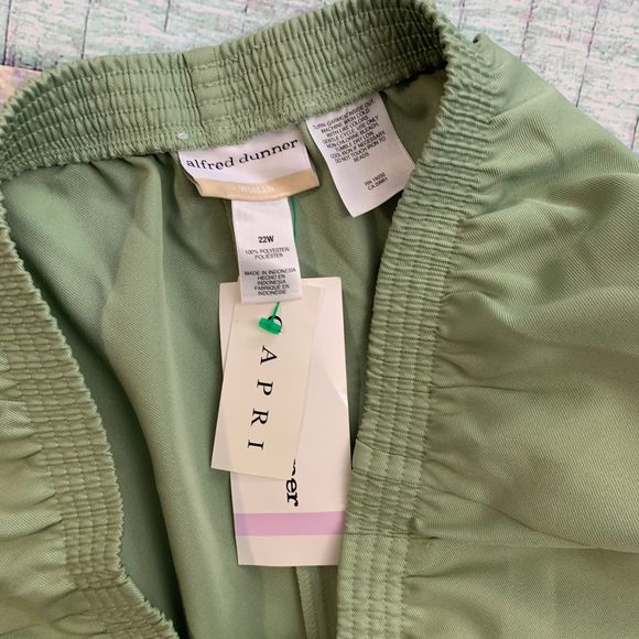 NWT ALFRED DUNNER Capri Pants green Size 22W - Picture 6 of 6